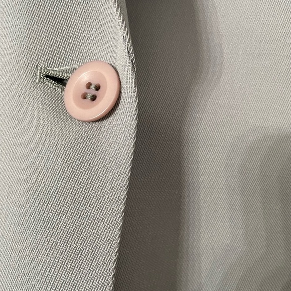 Talbots women’s size 12 mint green 100% wool Blazer. One button closure. - Picture 3 of 8